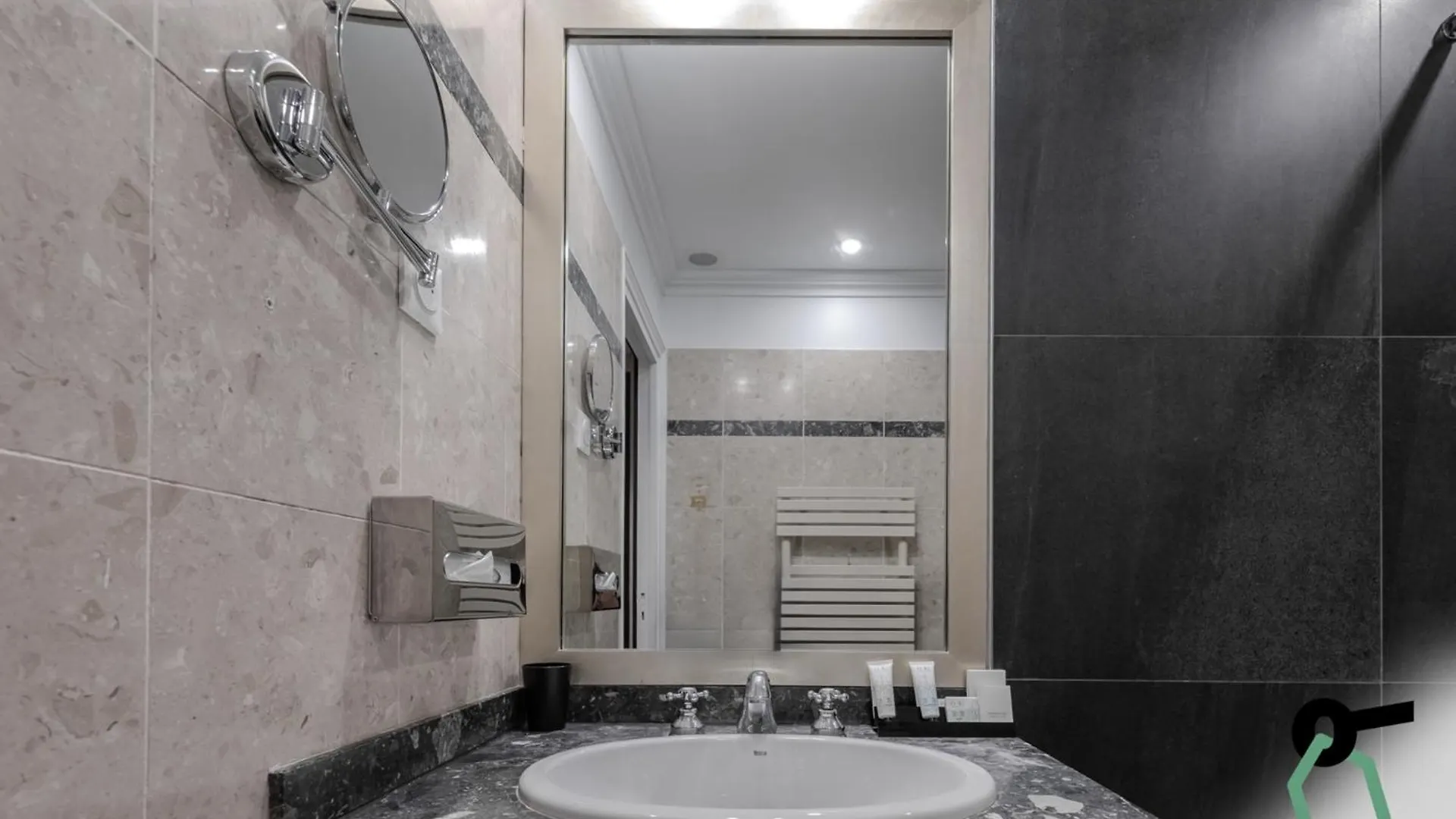 Hotiday Room Collection - Paris Arc De Triomphe Hotel
