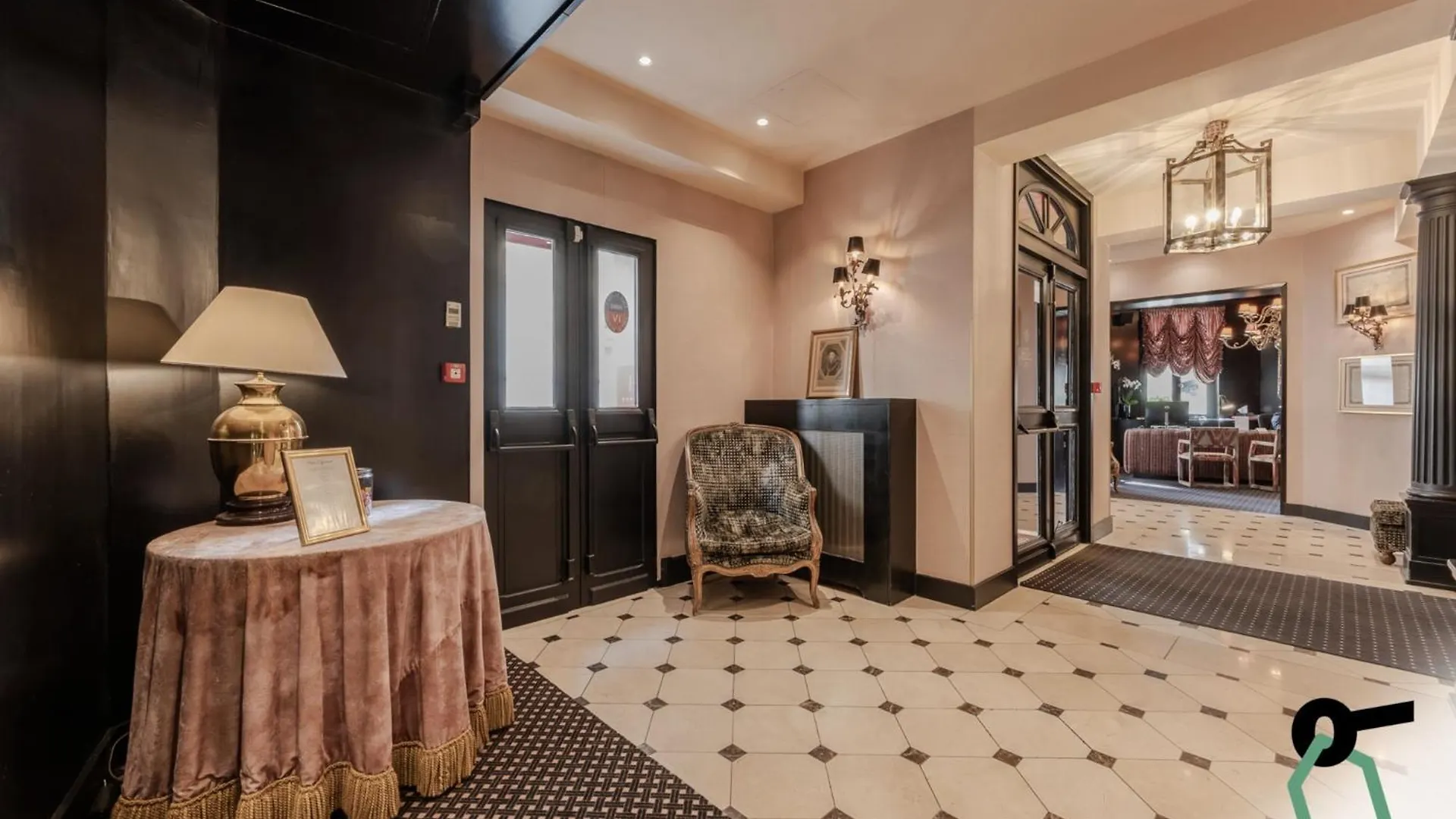 Hotel Hotiday Room Collection - Paris Arc De Triomphe
