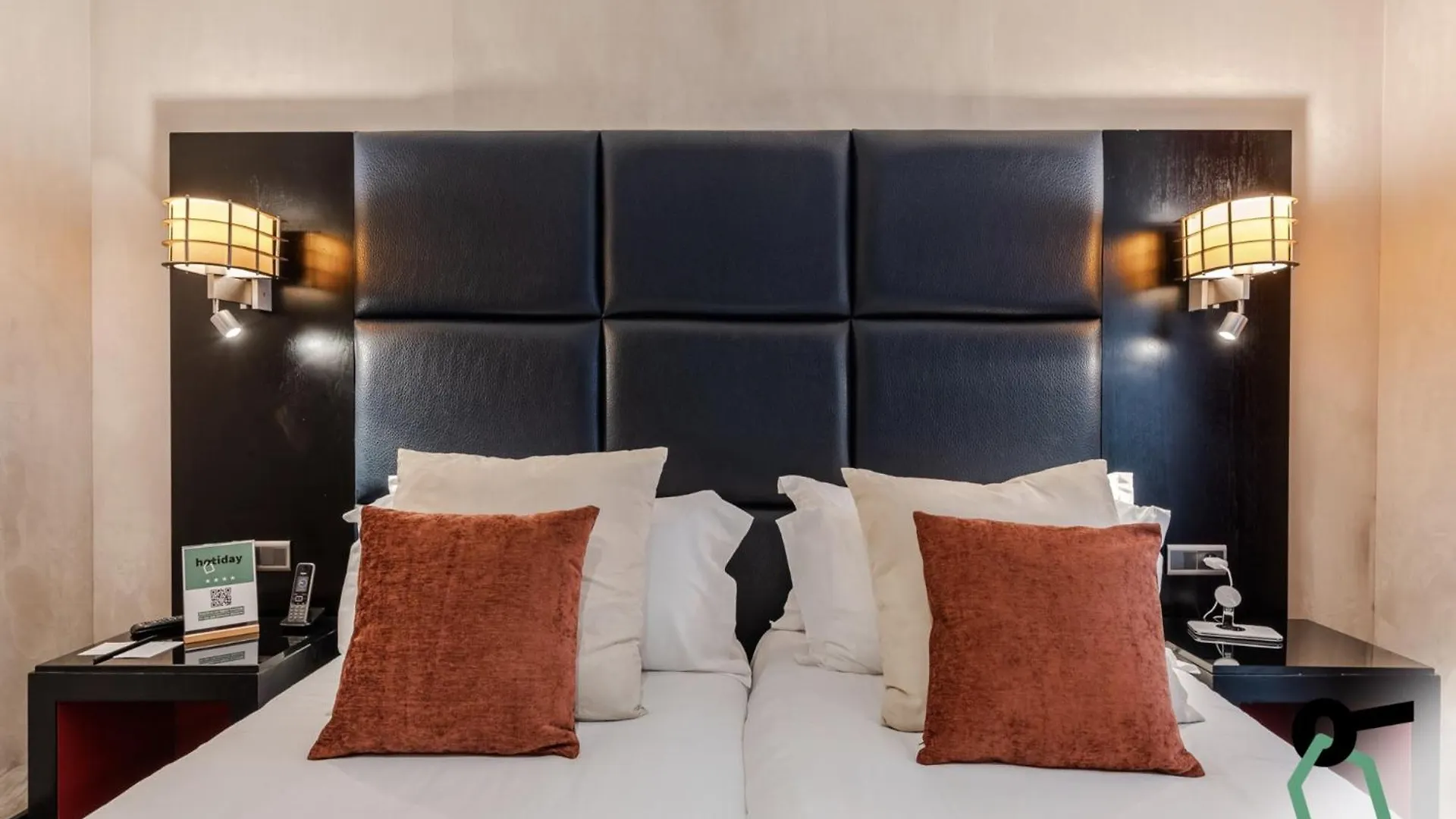 Hotiday Room Collection - Paris Arc De Triomphe 4*,  France