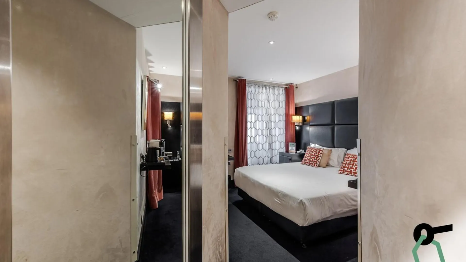 Hotiday Room Collection - Paris Arc De Triomphe Hotel