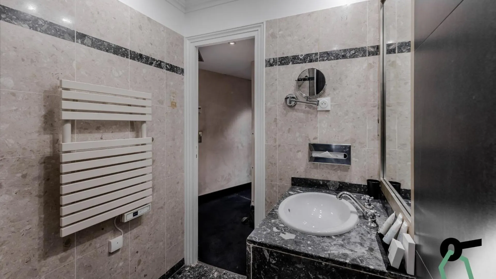 Hotiday Room Collection - Paris Arc De Triomphe Hotel