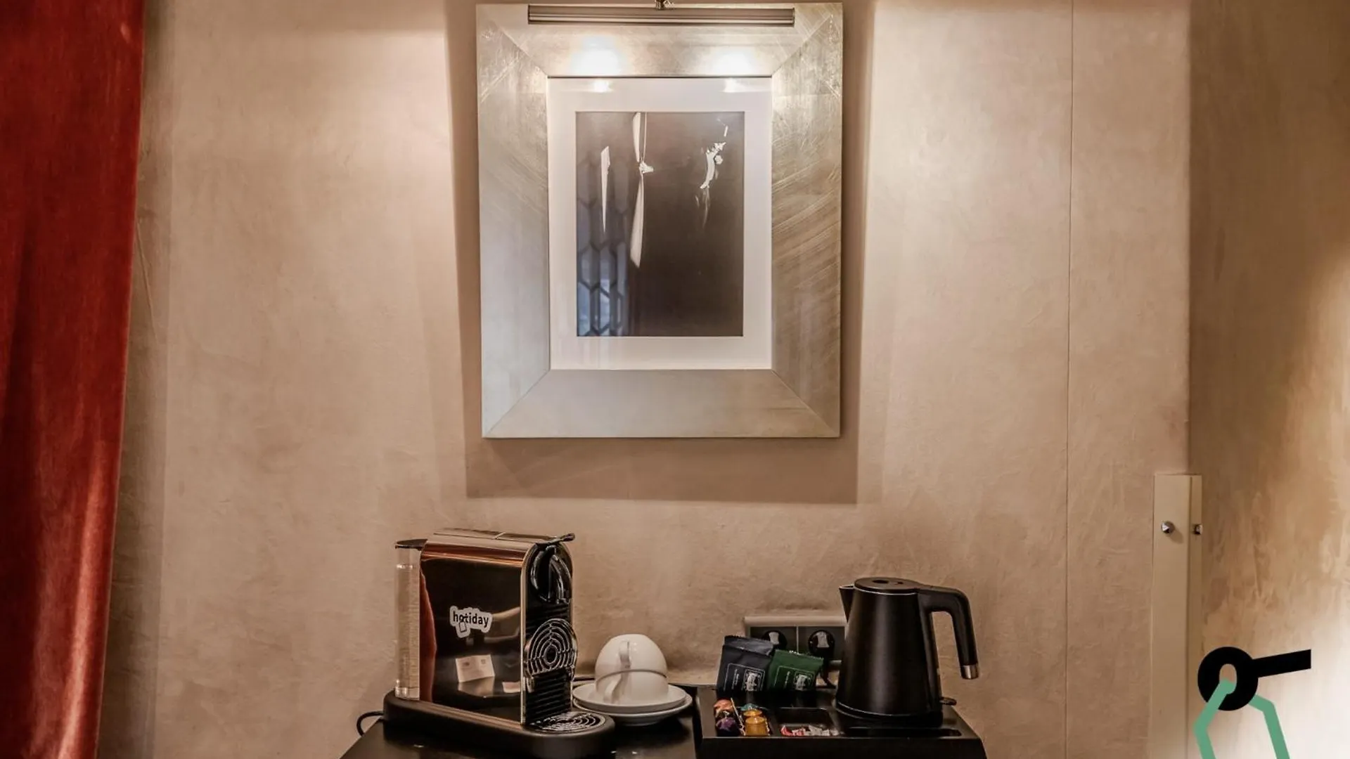**** Hotel Hotiday Room Collection - Paris Arc De Triomphe France